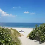 Chalet Op Gezellige Familiecamping Bij Zee