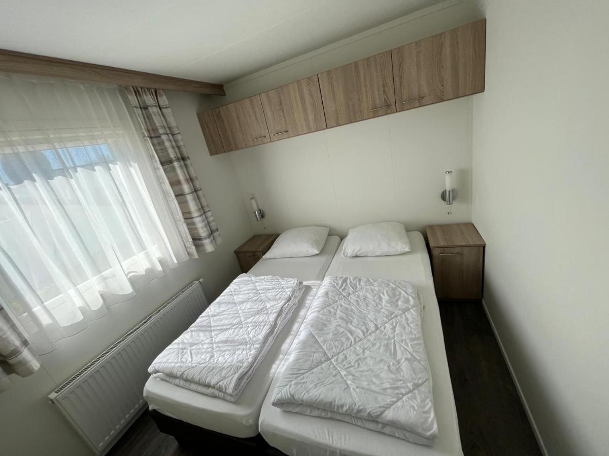 Op Gezellige Familiecamping Bij Zee Chalet