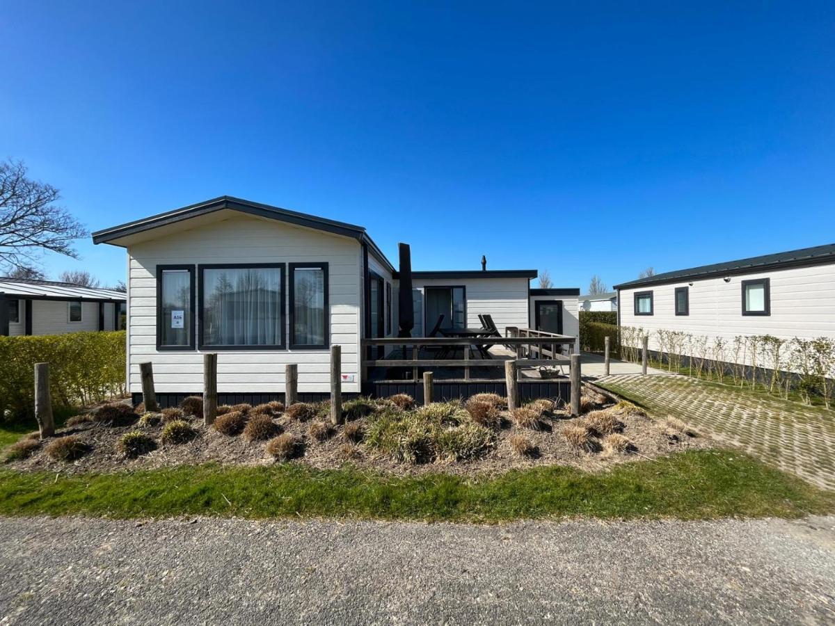 Chalet Op Gezellige Familiecamping Bij Zee Kamperland